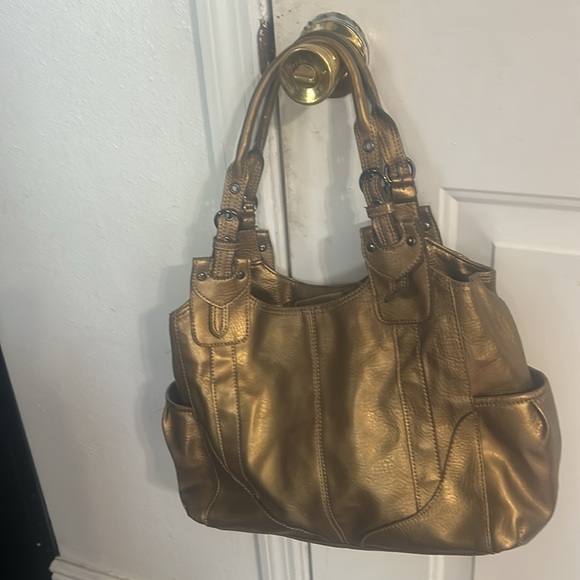 Metallic Gold Leather Handbag ๐. OS - Picture 4 of 5